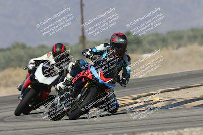 media/Oct-13-2025-Moto Forza (Mon) [[a66d839500]]/3-B Group/Session 3 (Turn 16)/